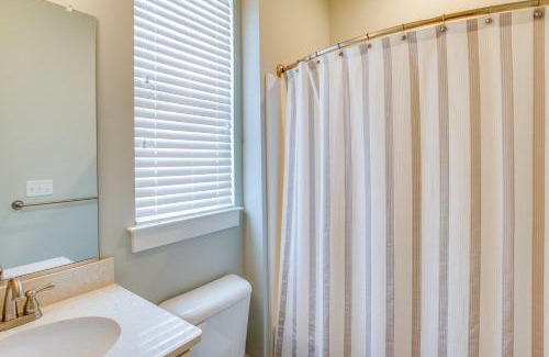 Northeast Virginia Beach Casa | 410B The King Neptune House