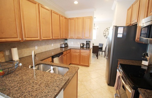 Bradenton Casa | 412-103 Gorgeous two lakes golf view Coach home