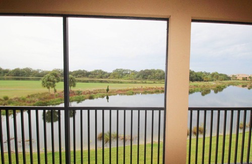 Bradenton Casa | 412-103 Gorgeous two lakes golf view Coach home