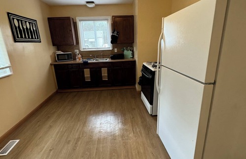 Detroit Casa | 420 friendly Charming 3-bedroom house in awesome Detroit with AC, WiFi