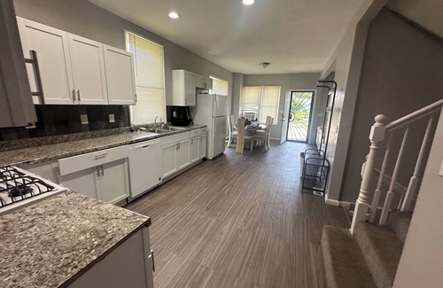 Detroit Casa | 420 friendly sleeps 8 in Detroit’s east side with WiFi, AC. Enjoy your stay