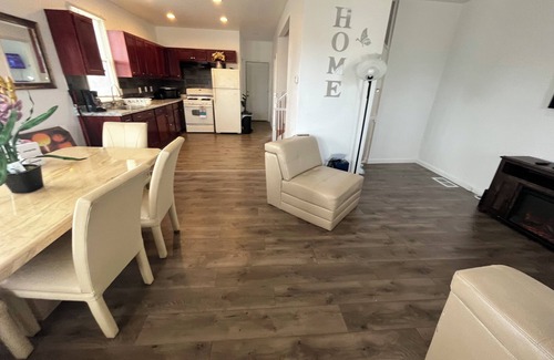 Detroit Casa | 420 friendly Spacious 3-bedroom house in cool Detroit with WiFi and AC