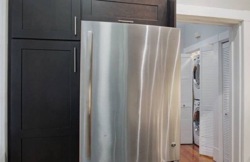 Eastside Casa | 420Waldburg A · Moderno Apt con bloques de encanto sureño de Forsyth