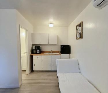 San Gabriel Casa | 426后院小屋