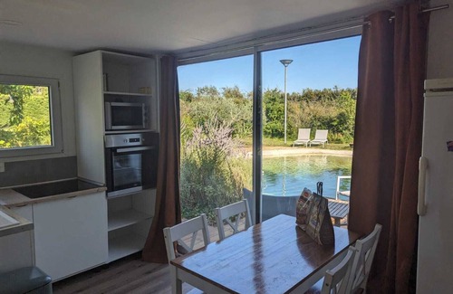 L'Isle-sur-la-Sorgue Chalet De Esquí | CHALET CLIMATISE DE 30M2 CON PISCINA NATURAL PRIVADA EN LA ISLA DE LA SORGUE