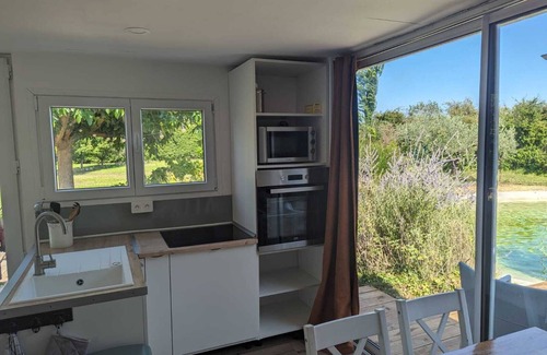 L'Isle-sur-la-Sorgue Chalet De Esquí | CHALET CLIMATISE DE 30M2 CON PISCINA NATURAL PRIVADA EN LA ISLA DE LA SORGUE
