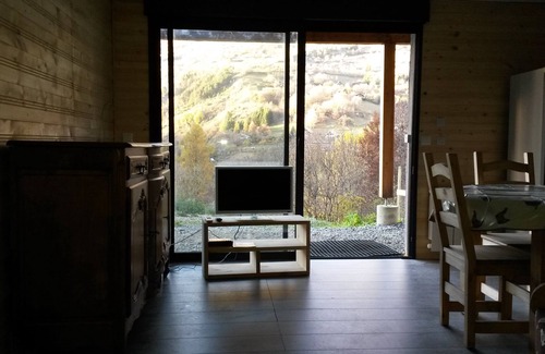 Orcieres Apartamento | Apartamento de 45 m2 en la planta baja de un chalet de madera.