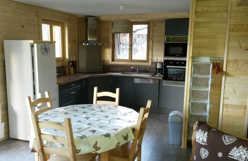 Orcieres Apartamento | Apartamento de 45 m2 en la planta baja de un chalet de madera.