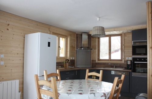 Orcieres Apartamento | Apartamento de 45 m2 en la planta baja de un chalet de madera.
