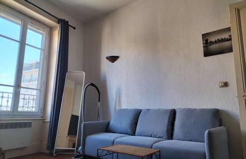 Leon Blum - Bon Coin Apartamento | 45m² Metro Centre Lyon 100m away Fitted kitchen Wifi Netflix