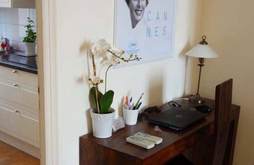 Riou - Petit Juas - Av de Grasse Apartamento | 48. Bright and charming apt with a lovely view, two bedrooms and two bathrooms