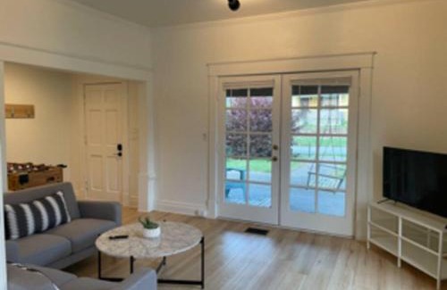 Rosedale Casa | 48 Entire Home for families in Kansas City