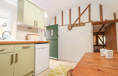 West Firle Cabaña | 48 POLECAT COTTAGES, family friendly, with open fire in Firle