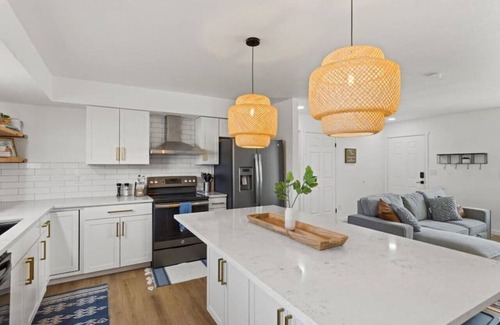 Northeast Colorado Springs Casa | 4899 Sonata Whole House · Stylish 6 bedroom home-sleeps 16