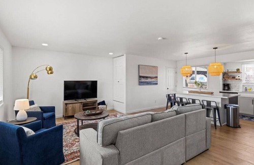Northeast Colorado Springs Casa | 4899 Sonata Whole House · Stylish 6 bedroom home-sleeps 16