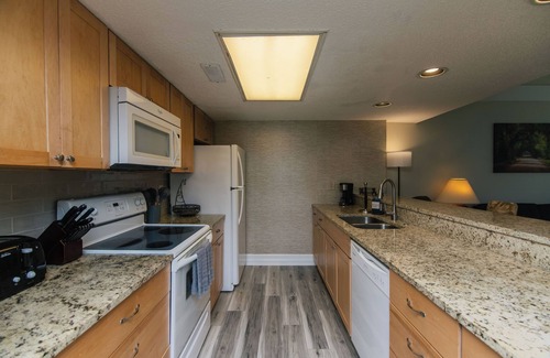 Ocean Ridge Casa | 493 Egrets Pointe-Beautiful Townhome on Lagoon; Pool/Amenity Access Included