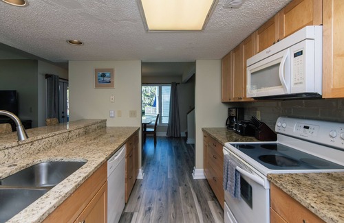 Ocean Ridge Casa | 493 Egrets Pointe-Beautiful Townhome on Lagoon; Pool/Amenity Access Included