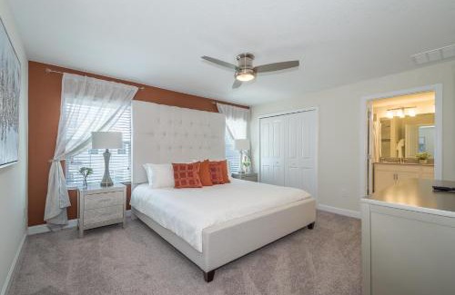 Campbell Casa | 4964RS TOWNHOUSE 4 BEDROOMS & 3 BATHROOMS + POOL