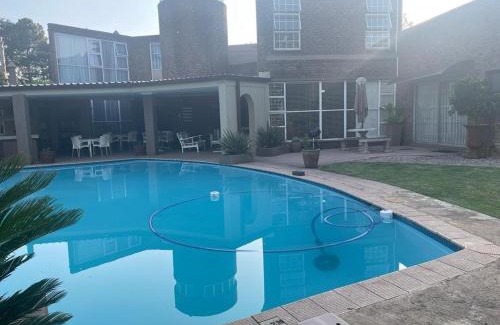 Vanderbijlpark Cama Y Desayuno | 4B on Delius str