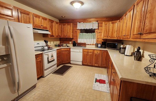 Thornton Casa | 4b2b true Log retreat in the heart of the Whites