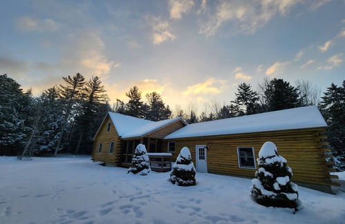 Thornton Casa | 4b2b true Log retreat in the heart of the Whites