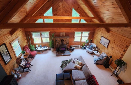 Thornton Casa | 4b2b true Log retreat in the heart of the Whites