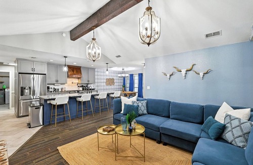 Keller Casa | 4BD/2BA Bohemian x Southern Getaway w Pool+Cinema
