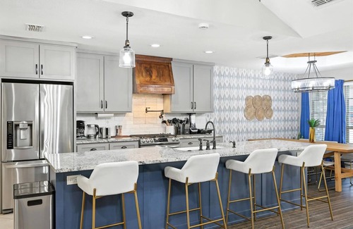 Keller Casa | 4BD/2BA Bohemian x Southern Getaway w Pool+Cinema
