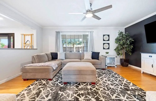 Raisin Casa | 4bd 2ba Pool/Game Room Near Fresno State
