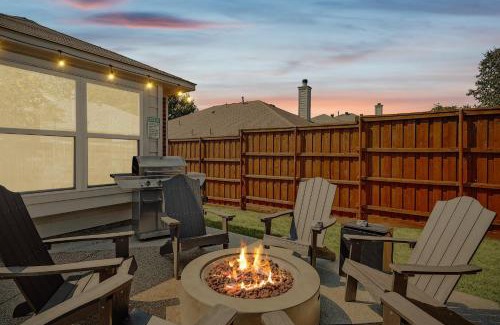 Saginaw Casa | 4BD 2BA Saginaw Sanctuary - Pool Firepit Laundry