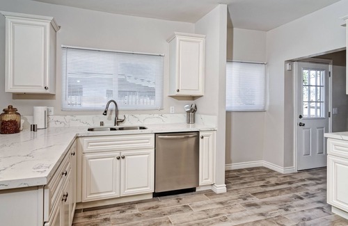 Logan Heights Casa | 4bd / 2bth Parking privado, 8 min a Gaslamp, Zoo