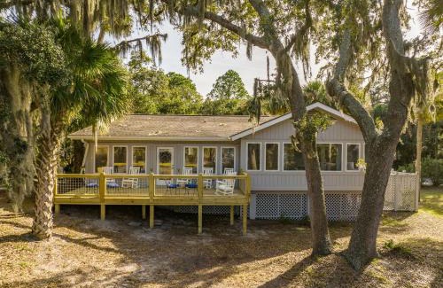 Saint Helena Island Casa | 4bd/3ba - Renovated Center Island Home & Garage Apt - Amenity Cards Avail - Pets ok