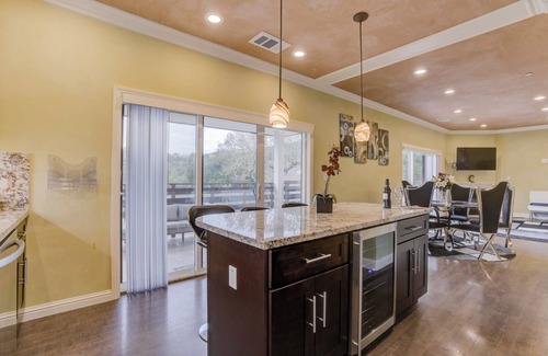 Fetters Hot Springs-Agua Caliente Casa | 4BD/4BA Modern Lux Sonoma Home w/ Game Room+BBQ