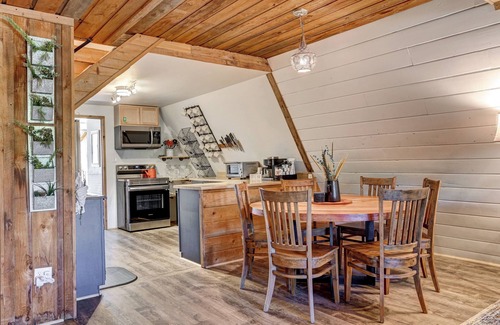 Bailey Cabina | 4bd AFrame Cabin with Hot Tub + 13,000ft Mountain Views + Hiking Close By