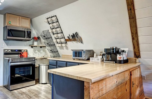 Bailey Cabina | 4bd AFrame Cabin with Hot Tub + 13,000ft Mountain Views + Hiking Close By