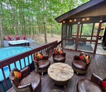 East Stroudsburg Casa | 4BD Family Cottage in Pocono Forest W Private Pool & Hot-tub