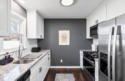 Richfield Casa | 4BD Near Airport & MOA - Movie Room & Outdoor Fun