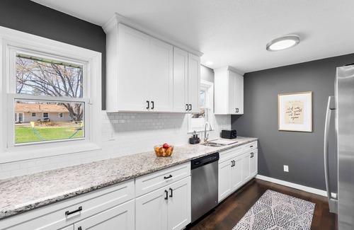 Richfield Casa | 4BD Near Airport & MOA - Movie Room & Outdoor Fun
