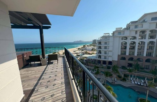 Mauricio Castro Villa | 4BD Oceanfront Unit at Villa La Valencia