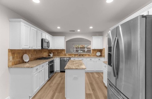 McKinney Casa | 4BD Spacious Home | Backyard, Pool, Jacuzzi