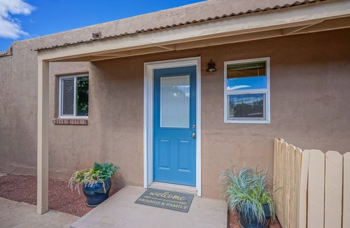 Albuquerque Casa | 4bd, 2ba Remodeled North Valley Home w / patio grande