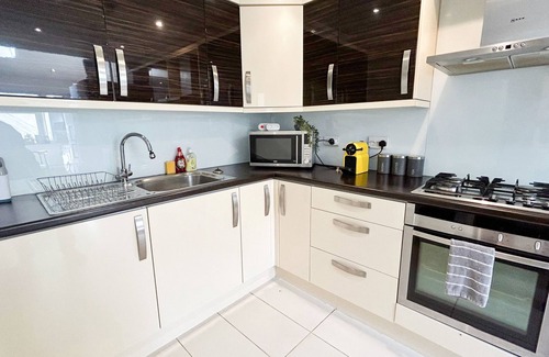 West Hampstead Casa | 4BDR Kilburn Flat near Hampstead Heath, Abbey Road