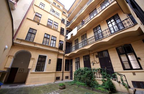Josefov Apartamento | 4BDR Old Town flat by Church of St Anne