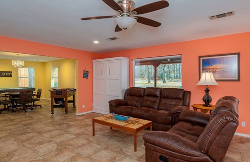 Kingston Casa | 4Bdrm 3ba Swim & Launch Close Lake Texoma