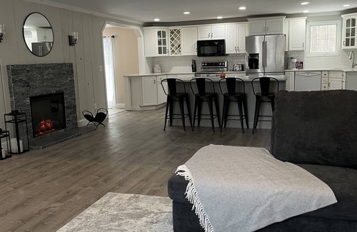 Laconia Casa | 4Bed w/Heated Pool, mins to Beach & Gunstock Mtn