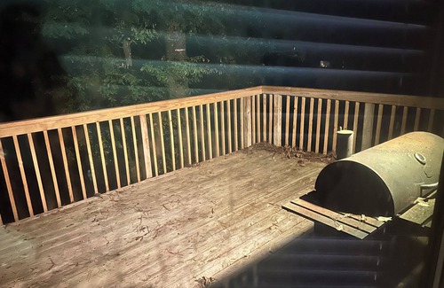 Grogan's Mill Casa | 4bedroom house with upstairs outdoor patio,WiFi and in peaceful Woodlands area.