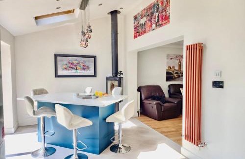 Bicester Apartamento | 4Bedroom Modern Bicester Villa, WIFI, Parking, Garden, Minutes walk to Bicester Village