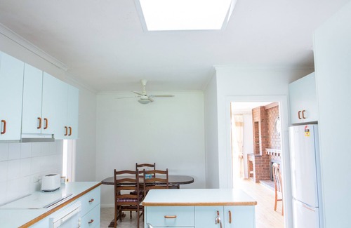Burwood East Casa | Casa espaciosa totalmente amueblada para su equipo con Netflix y WIFI