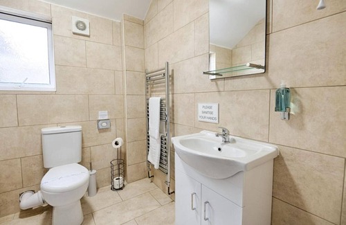 Townhill Casa | 4br-11guests-patio-familyfriendly-citycentre-beach