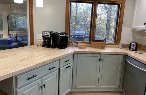 Gilford Casa | 4BR, 2 Bath Dates open- Memorial Day Weekend, First part of bike week, July 4th